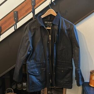 Filson Cover Cloth Mike Marker. Black hooded. Small. Waxed.